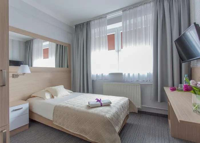 Anna - - Free Parking, Taras, 1500m Do Starówki Pensionat 3*